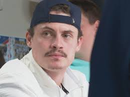 17 ans après avoir quitté Saint-Pierre où il a fait ses premiers pas sur la  glace, le hockeyeur Paul Joubert est de retour pour les 50 ans des Cougars.