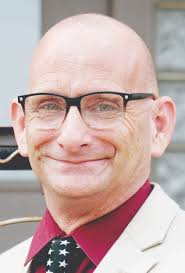 Hurley hires police chief