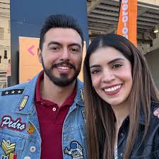 Tocó vista al primo @ing_doryan y una buena plática!!! #meb  #festivalmoreliaenboca #moreliaenboca #apatzingán #primo #hermano #trabajo