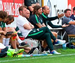Auf eine ausstiegsklausel hatte kohfeldt bei seiner vertragsverlängerung 2019 verzichtet. Werder Bremen Absage Von Adi Hutter Als Startschuss Fur Florian Kohfeldt Als Trainer News