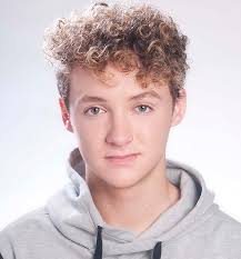 Evan Lake's Instagram, Twitter & Facebook