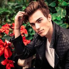 Zach Cox's Instagram, Twitter & Facebook