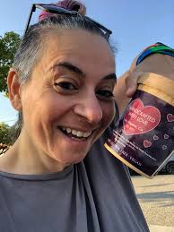 Hi beautiful it's me where are you I'm here still waiting for you I'm  buying ice cream for you please baby girl come back ice cream is melting  now come back to