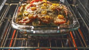 Most of the time i use it to cook meat, and what i do is to put the. Can You Put Glass Pyrex In The Oven Without It Breaking Reviewed