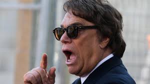 Au lendemain des déclarations fracassantes de son ancien ami, l'ancien président de l'om a vivement réagi. Psg Bernard Tapie Sends An Incredible Message To Om Supporters World Today News