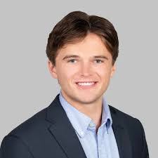 Jordan Hawley's Instagram, Twitter & Facebook