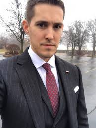 Pacesetter ad for modern dressing in Chicago