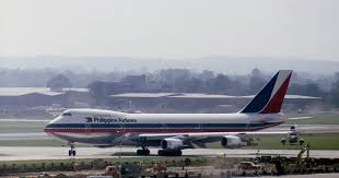 N741pr Philippine Airlines Boeing 747 2f6b Taxies Out For Take Off At London Gatwick Boeing 747 Boeing Aircraft