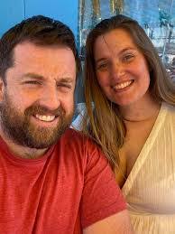 Kristen Faris's Instagram, Twitter & Facebook