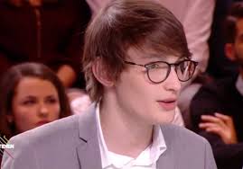 Lire aussi >> raphaël enthoven : Aurelien Enthoven Fils De Carla Bruni Denonce Ceux Qui Ont Devoile Son Identite Elle