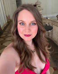 See you in a bit, Wien! Excited to be singing in Salzburg again for the  next weeks! #soprano #opera #oper #salzburgerfestspiele  #operasingersofinstagram #kvwienerstaatsopernchor