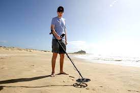 The sender coil creates a magnetic field that reacts to metal objects and a current is formed. Metal Detection A Magnet For Young Australian Fossickers Digging Up History During Covid 19 Abc News