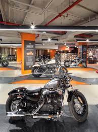 High Tech Urban Harley Davidson Flagship Store In Nyc By Jpda Jordan Parnass Digital Architect Motorcycle Showroom Design Showroom Design Motorcycle Showroom