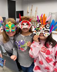 Join Us TOMORROW for a Creative Saturday at @arkmfa! 🎭✨ After a week stuck  inside, it's time to get out and have some fun! Arkansas Museum of Fine  Arts is promoting SoMardi