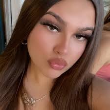 Leah Kellogg (@leah.kellogg) • Instagram photos and videos