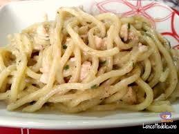 Tagliate le fette di pesce a dadini e infarinatele. Pasta Pesce Spada E Pistacchi Le Ricette Del Cuore