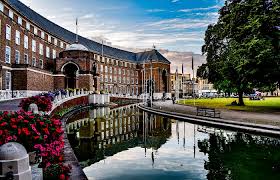 The bristol probate and family court in taunton serves all the cities and towns in bristol county. Bristol City Council Das Uk Group And Unite Sign Dying To Work Charter