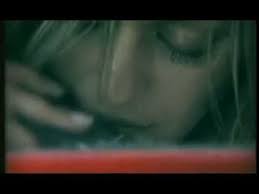 Μια παράνομη σχέση γεννιέται και ένας παράφορος έρωτας ξαναζωντανεύει μόνο που αυτή τη φορά και οι δύο είναι αποφασισμένοι να τον. Dilek Arada Panosundaki Pin