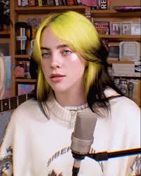 She posted a picture of the new look on her instagram, writing: Pin By Agathadiazfernandes On Bil My Baby In 2020 Billie Billie Eilish Celebrities