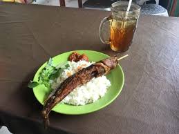 Indonesia dari sabang sampai merauke memiliki berbagai macam makanan tradiosional. 10 Tempat Makan Lalapan Enak Di Malang Yang Paling Mantap