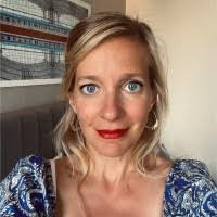 Lisa Brouillard's Instagram, Twitter & Facebook