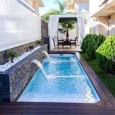 Pictorial blog of small pool ideas, 25 examples of round, kidney and rectangle pools that are on the small side. 20 Aussergewohnliche Designideen Fur Kleine Pools Fur Kleine Hinterhofe In 2020 Small Pool Design Small Backyard Design Swimming Pools Backyard
