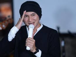 Download your search result mp3, or mp4 file on your mobile, tablet, or pc. Lirik Lagu Berhenti Di Kamu Anji Ragam Bola Com