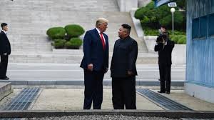 Trump did not specify the contents of the letter, or when. Video La Poignee De Main Historique Entre Donald Trump Et Kim Jong Un Ensemble Dans La Dmz Qui Separe Les Deux Corees Lci