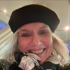 I'm originally from Tacoma so love it when the mountain is out. I'm in NW  Oregon and I can see just the very top of Mt. Rainier and quite a bit of