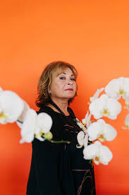 Lisa banes was born on july 9, 1955 in chagrin falls, ohio, usa. Roseanne Conner Has Become A Trump Supporter Just Like Her Creator The New York Times