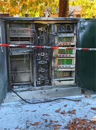 Maybe you would like to learn more about one of these? Val D Oise Surpris En Train De Mettre Le Feu A Une Armoire De Fibre Optique Pontoise La Gazette Du Val D Oise