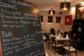 Pasionatii de mancare italiana se pot bucura de gustul adevarat al preparatelor pe baza de paste, peste sau fructe de mare, dar si al deserturilor delicioase. Gallo Nero Lifeintown De