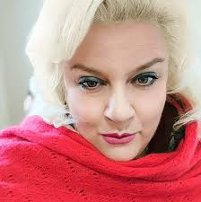 GIGANTIC SWELLS 🌊: Dramatic video shows drivers retreating after large  waves violently smashed onto a coastal road, cutting off access to a tunnel  in Italy. Local news reported that no one was