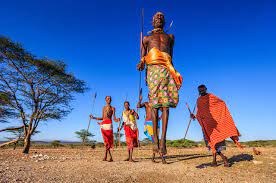Jun 16, 2021 · defensora da vida selvagem do quênia, a conservacionista paula kahumbu foi premiada pela marca de relógios rolex com o título rolex national geographic explorer de 2021. Quenia Destinos Kangaroo Tours