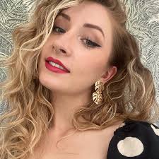 Good afternoon.Are there any support groups in Trowbridge for a parent who  has a autistic child? My daughter feels alone and could really do with  other parents to chat to