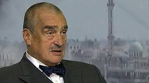 O politiku se karel schwarzenberg zajímal už od dětství, v emigraci se věnoval především otázce dodržování lidských práv. Nemecky Rad Chce Obrovsky Majetek Schwarzenberg Patri Mu Eurozpravy Cz