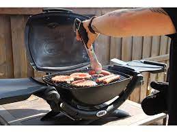 At home, out in the bush or down at the beach, the baby q gives you total flexibility. Tragbarer Gasgrill Weber Q1200 Verschiedene Farben