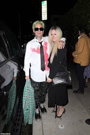 Derek ryan net worth 2019. Avril Lavigne Rocks A Coat While Mod Sun Opts For An Elmo Shirt On Date Night In Santa Monica Geeky Craze