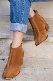 Bilek Boyunda Biten Suet Bot Modeli Sef19117 Https Buayakkabi Com Bot Modelleri Bot Bootie Buayakkabi Botmodelleri Botlar Bayanbot K Boots Shoes Heels