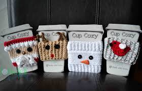 Keep Drinks Warm With These Adorable Christmas Themed Cup Cozies They Are Perfect For Holiday Gift Christmas Crochet Patterns Crochet Mug Cozy Holiday Crochet