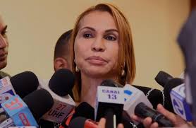 Sonia Mateo: “Ni Leonel ni Danilo, es sangre nueva lo que queremos”