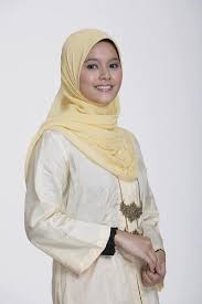 Aina menyenaraikan 4 pekerjaan disenaraikan pada profil mereka. Gambar Peserta Program Realiti Gadis Melayu Tv9 Sensasi Selebriti