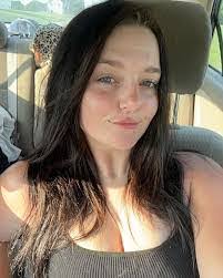 Abbey Dockstader's Instagram, Twitter & Facebook