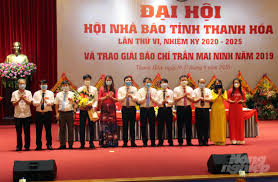 Giá cả mộ đá trên thị trường hiện nay vô cùng đa dạng, từ vài triệu cho tới cả trăm triệu đồng. Ong Pháº¡m VÄƒn Bau Ä'Æ°á»£c Báº§u Lam Chá»§ Tá»‹ch Há»™i Nha Bao Tá»‰nh Thanh Hoa