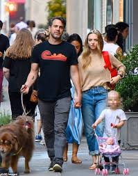 Seyfried said she finds it sweet that her actor husband was envious of her chemistry with cooper. Amanda Seyfried Says She Wants More Kids With Husband Thomas Sadoski But Isn T