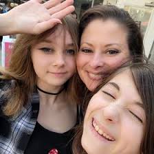 Rebecca Devault's Instagram, Twitter & Facebook