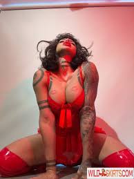 20 hot photos by DElettraa (known as @delettraa)