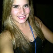 Laura Canning (@rawramoo)