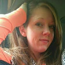 Deanna Knapp's Instagram, Twitter & Facebook