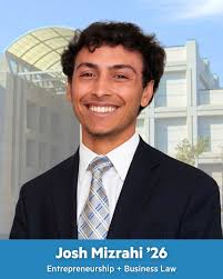 Let's hear it for Ian Brown '26, a rising junior finance major from nearby  Mar Vista! 🌴 This summer, Ian is working as a summer fellow in the  commercial banking division at @